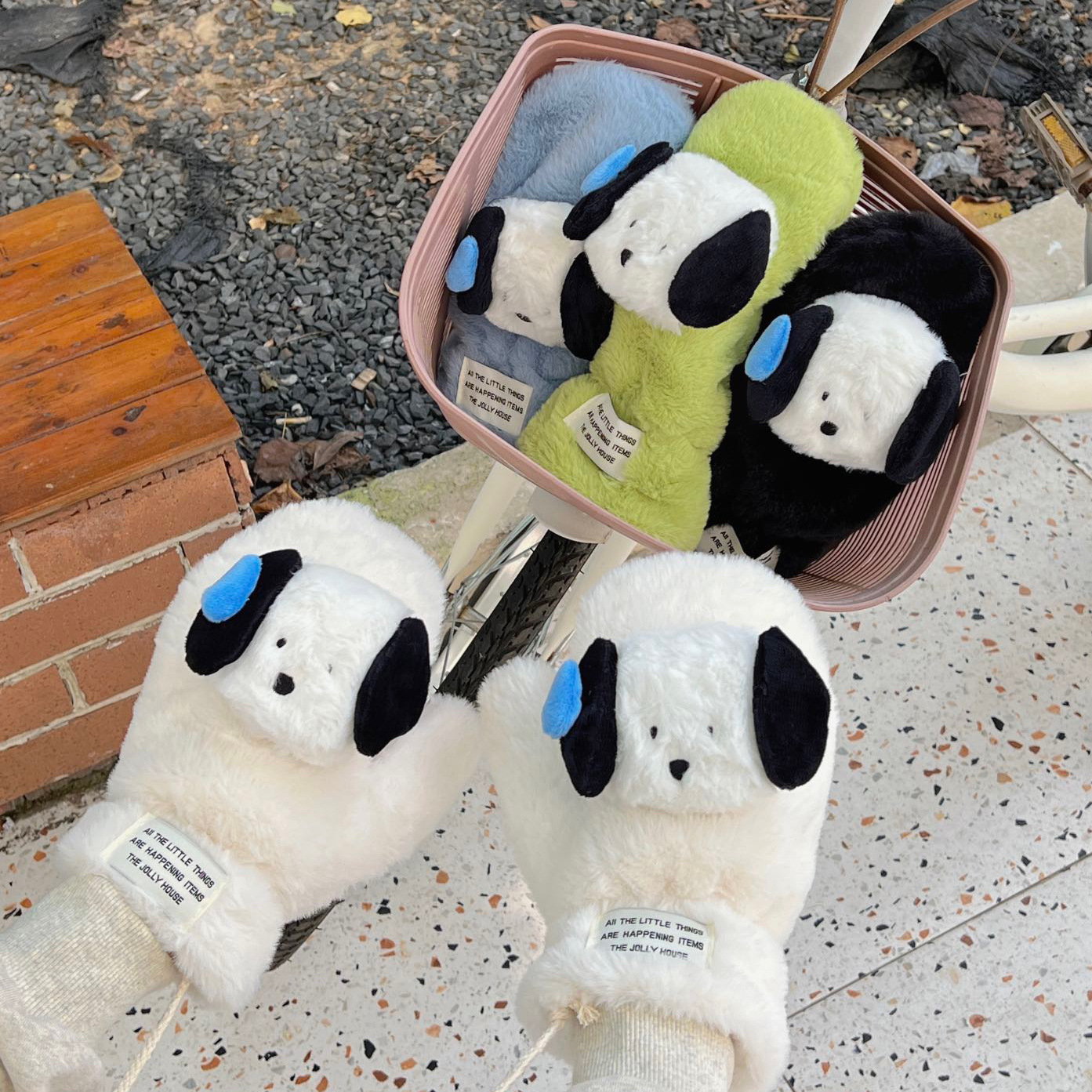 Three-dimensional sweating dog gloves, winter warmth, thickened plush, windproof finger gloves for student cycling, women can wear them around the neck Item Picture
