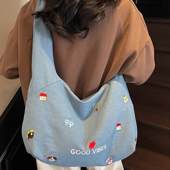 Korean-style embroidered denim crossbody bag for women 2025 new niche large-capacity commuting canvas single-shoulder tote bag Specification drawing