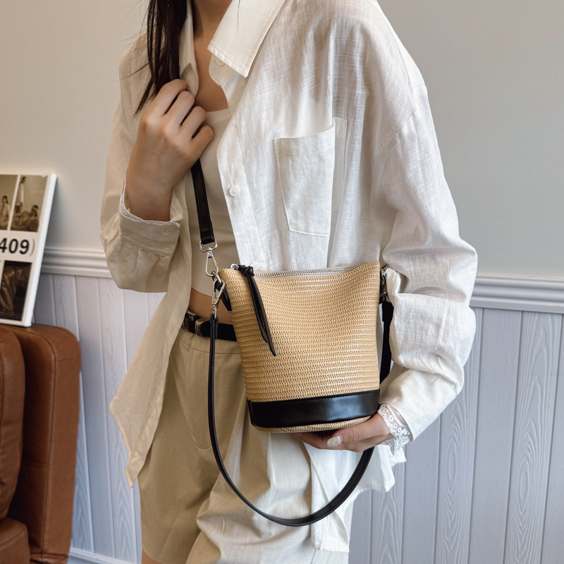 Trendy large-capacity straw woven bucket bag for women 2025 new style patchwork versatile woven seaside vacation single-shoulder crossbody bag Specification drawing