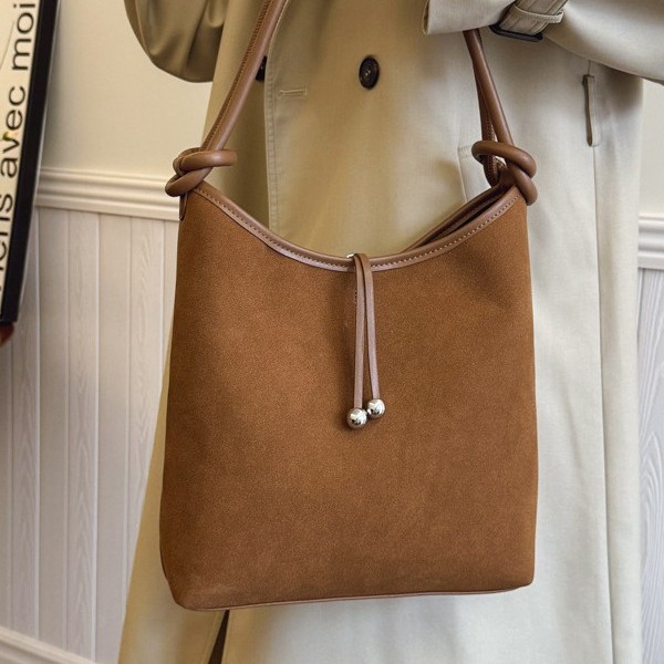 Autumn and winter women's bag, retro matte Korean-style large-capacity 2024 new style fashionable casual commuting single-shoulder armpit bag Specification drawing