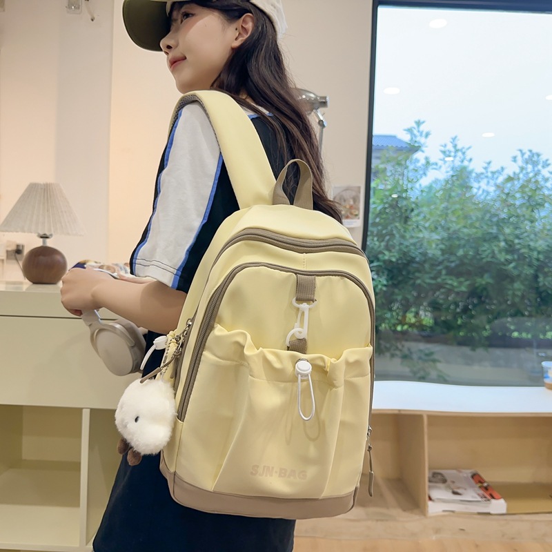New Korean-style casual nylon 2025 backpack for cross-border use, high appearance level, trendy and fashionable female student schoolbag Application Scenario