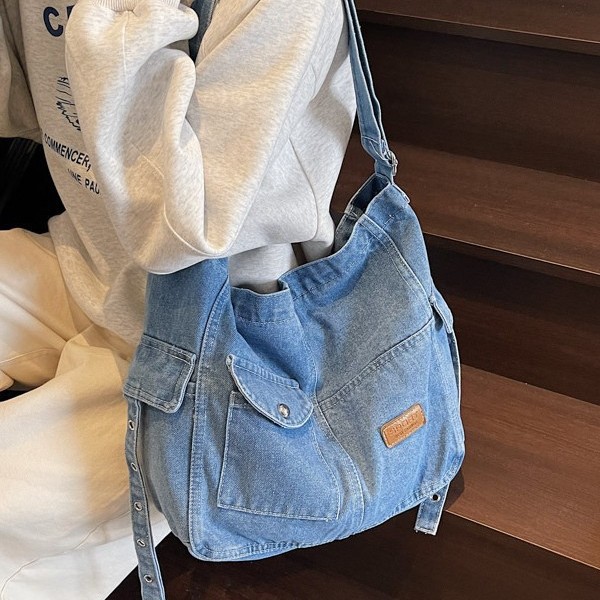 Denim single-shoulder bag for women 2025 new style, fashionable and versatile commuting bag, multi-functional large capacity crossbody bag full figure