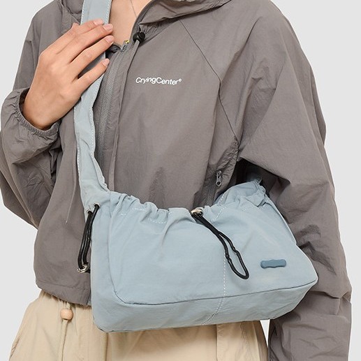 Fashionable single-shoulder casual bag, pleated underarm cloud bag, simple and elegant Korean-style single-shoulder bag, high-end quality single-shoulder bag Application Scenario
