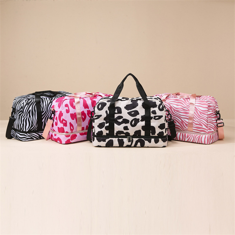 New milk pattern short-distance travel bag, luggage bag, large-capacity single-shoulder handbag, fashionable, casual and fitness storage bag details Picture