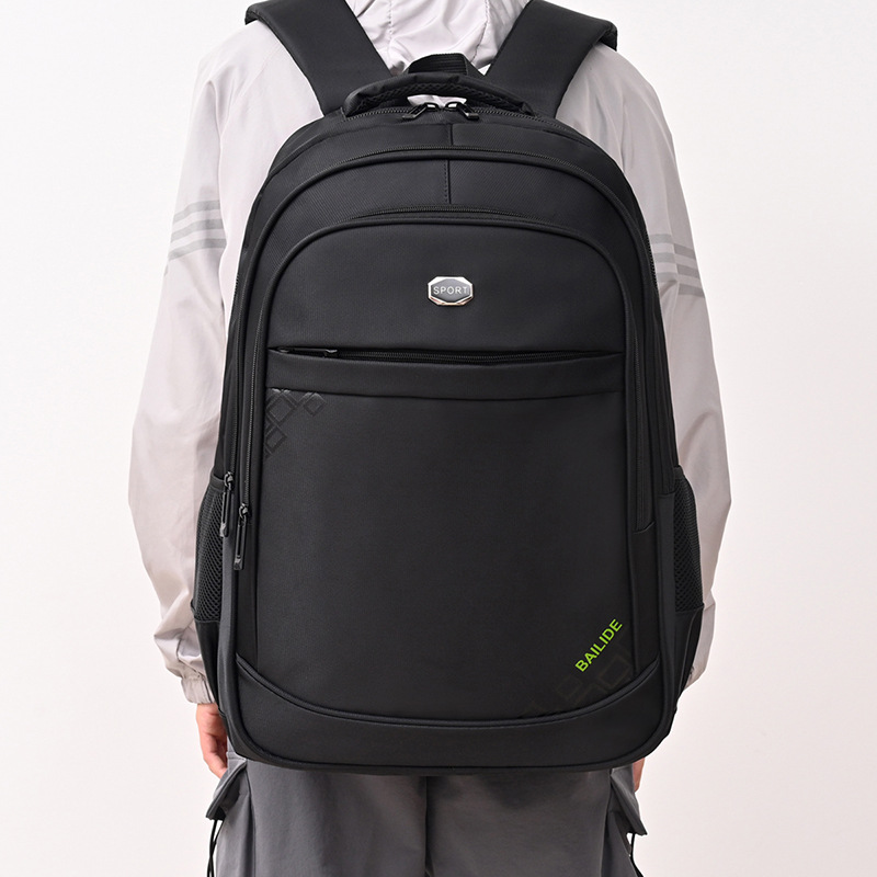 A new high-appearation-level cross-border business travel computer bag for men in solid color, casual and simple travel and mountaineering backpack full figure