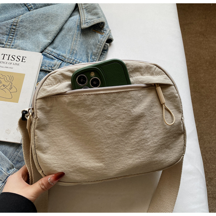 2025 New stylish, lightweight and casual crossbody bag, large-capacity student travel and outing single-shoulder bag, versatile mobile phone bag Specification drawing