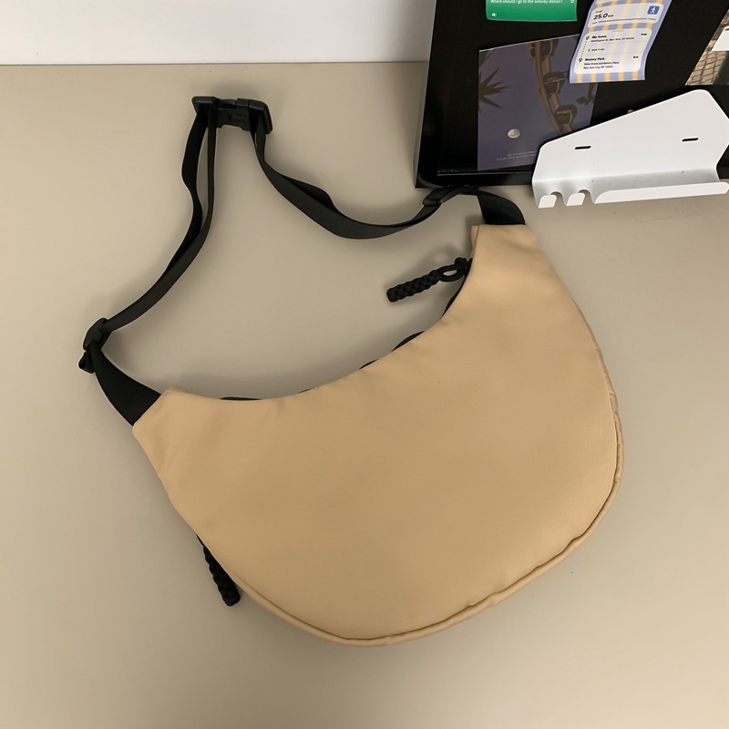 Trendy brand crossbody bag for men, Japanese solid color simple casual single-shoulder bag, large capacity lightweight messenger bag, commuting dumpling bag Specification drawing