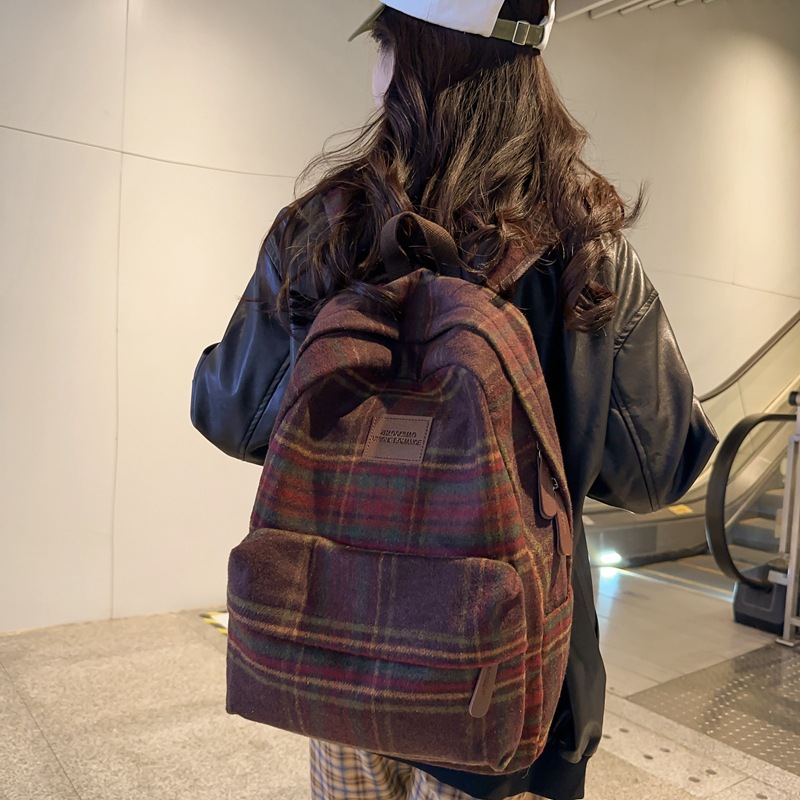 Japanese-style autumn and winter retro woolen checkered junior high school schoolbag for girls, Korean-style artistic college student commuting backpack details Picture