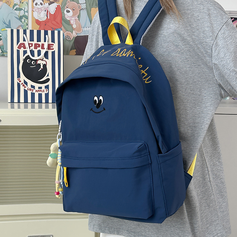 The new schoolbag is a Japanese-style Instagram soft, cute and lightweight backpack with a high level of appearance and a college style. It is a backpack for college students to attend classes details Picture