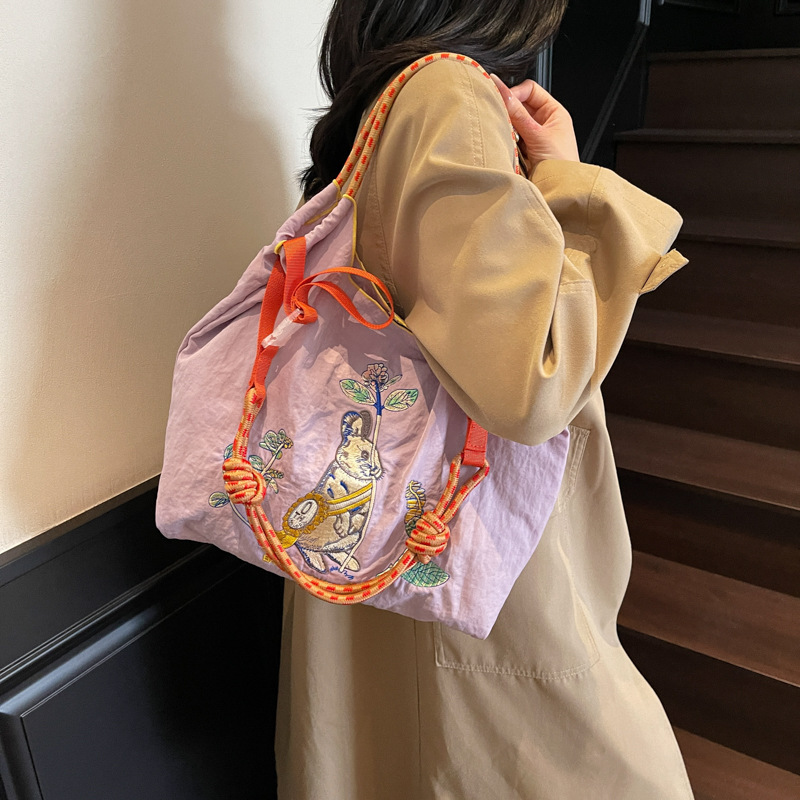 New high-appeal, laid-back, candy-colored embroidered rabbit eco-friendly shopping bag, lightweight and portable, large-capacity tote bag details Picture