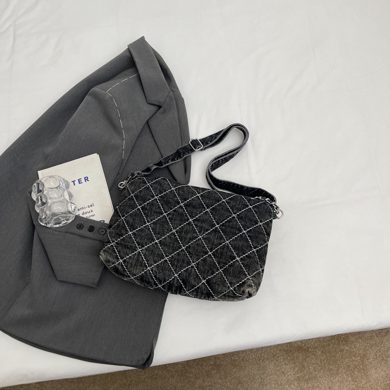 Fashionable and versatile diamond-shaped chain bag for women, 2024 new spring/Summer laid-back style denim texture single-shoulder crossbody bag Specification drawing
