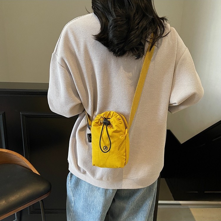 Summer casual backpack, light and simple phone bag, 2025 new style, stylish and fashionable shoulder bag, candy-colored crossbody bag full figure