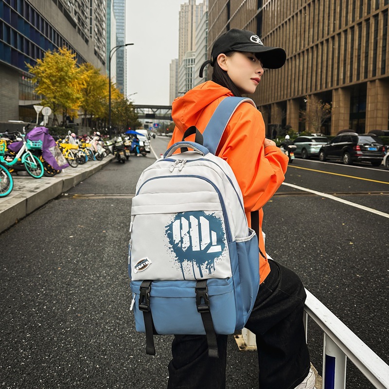 A versatile Japanese-style backpack for college students, a couple's cool and color-blocked computer backpack, and a travel backpack for junior and senior high school students details Picture