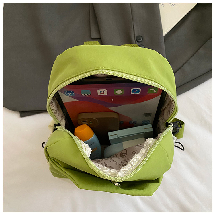A new high-appeal Japanese-style ins backpack for high school and junior high school students, a casual, simple and versatile backpack for commuting and outdoor travel Application Scenario