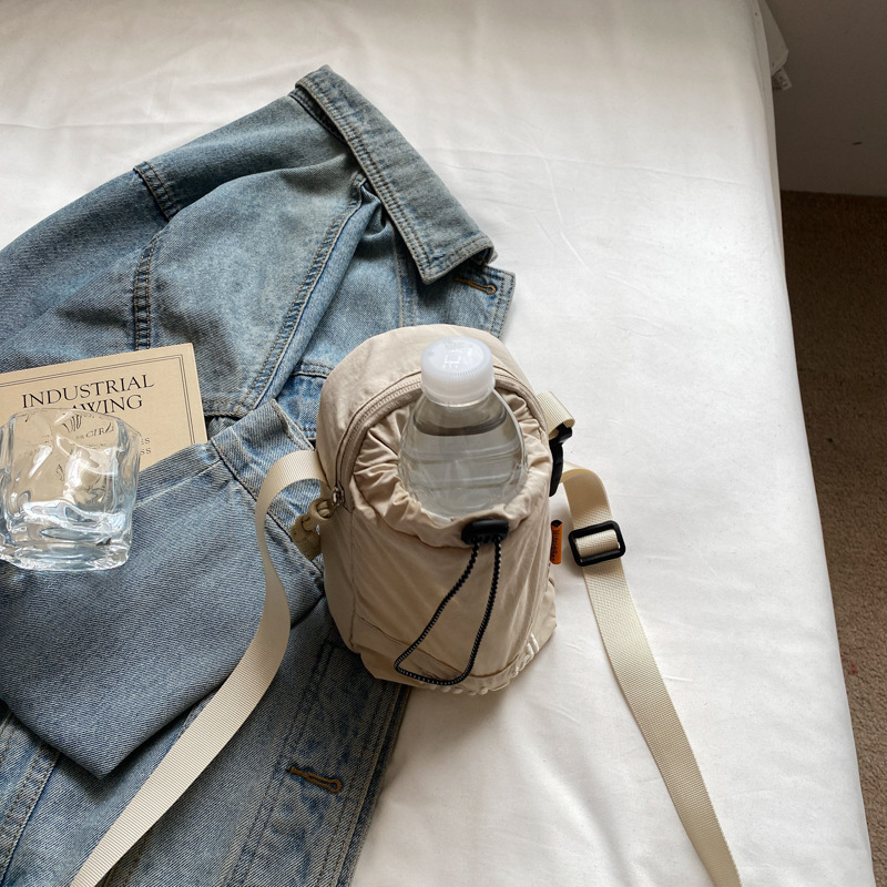 Summer simple and lightweight bucket bag small backpack for women 2025 New high appearance level outdoor casual versatile crossbody bag Application Scenario
