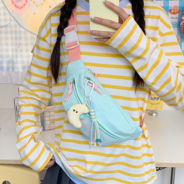 The 2025 new Japanese InS-style chest bag is a casual and versatile bag for women. It's a cute, simple and high-end waist bag full figure