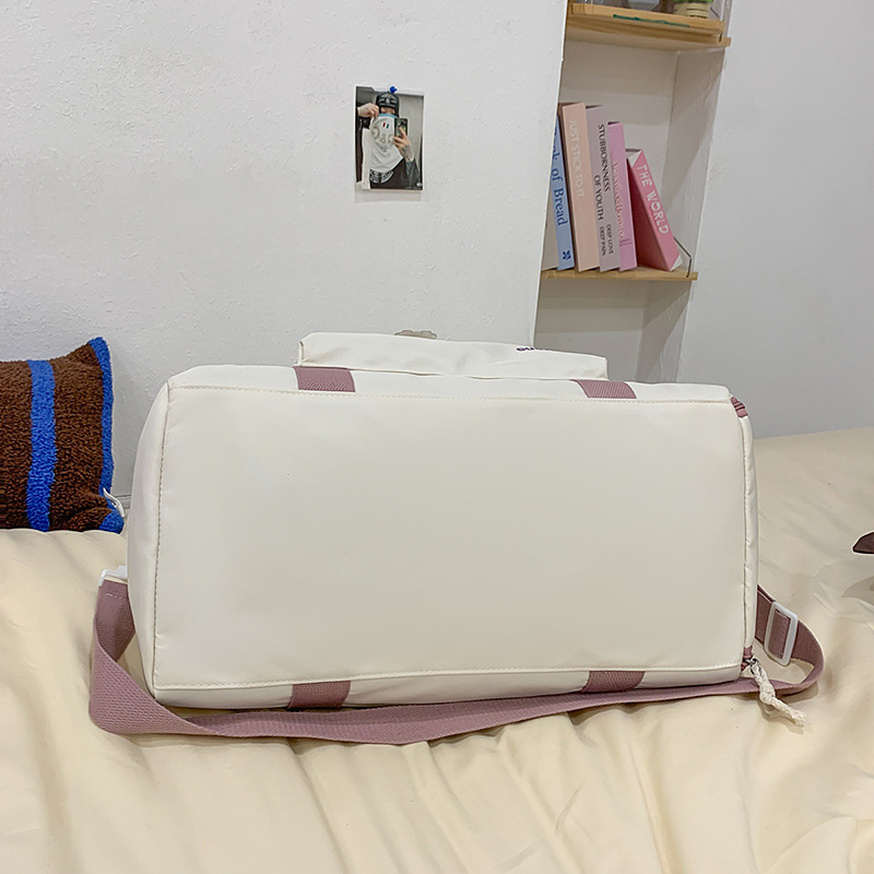 The new 2025 minimalist travel bag, hand-held travel bag, large-capacity, lightweight and casual bag for sports, fitness and business trips Specification drawing