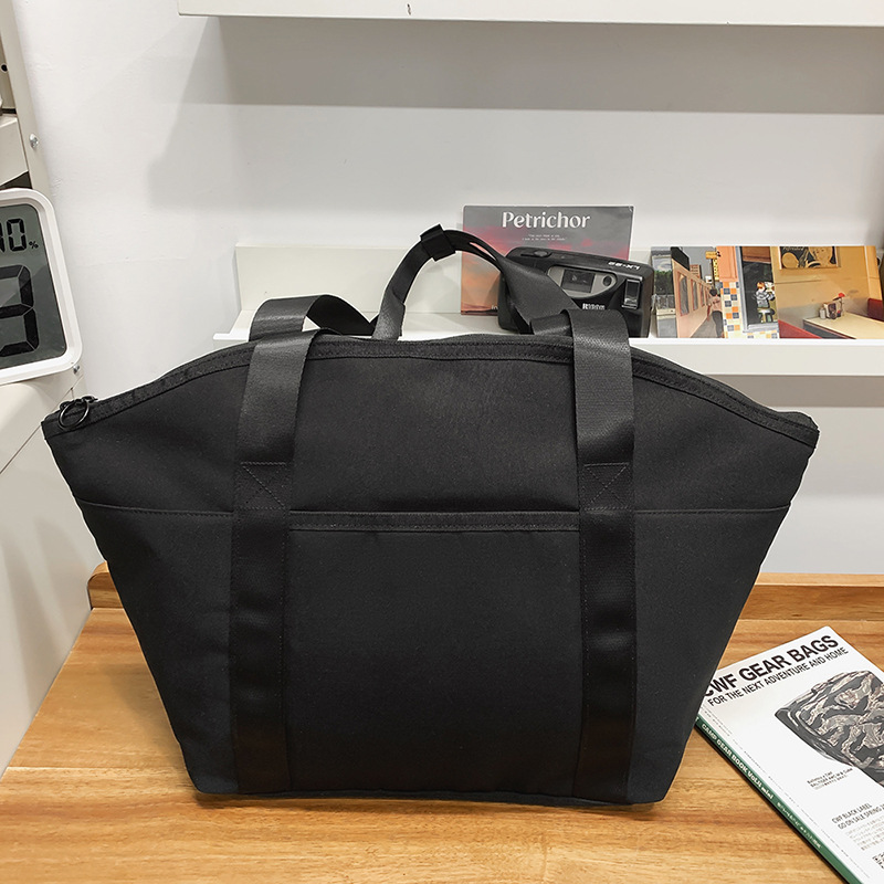 The 2025 new large-capacity tote bag is a fashionable and versatile single-shoulder bag, a sporty crossbody bag, a couple's lightweight bag with a high level of appearance Specification drawing