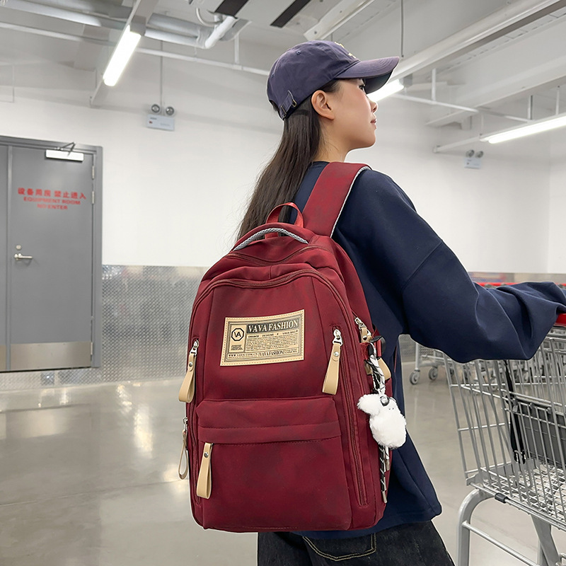For male middle school students, it's a trendy and stylish Instagram backpack. For junior and senior high school students, it's a Japanese-style backpack with dark patterns. For female students details Picture