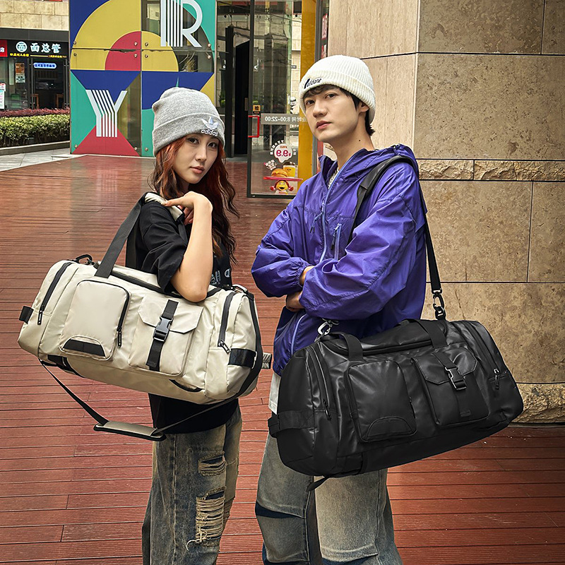 A new high-appearancelevel, trendy and cool cross-border short-distance travel bag from the Korean version of Instagram, a large-capacity fitness bag with dry and wet separation for couples full figure