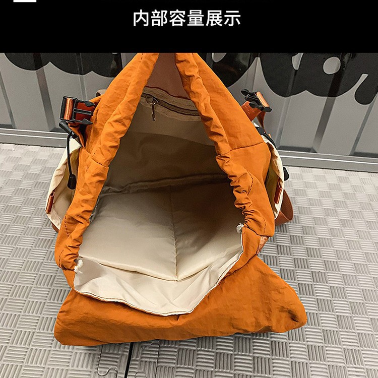 New Korean-style lightweight outdoor backpack, waterproof, versatile, large-capacity schoolbag, casual travel, hiking and mountain climbing bag Application Scenario