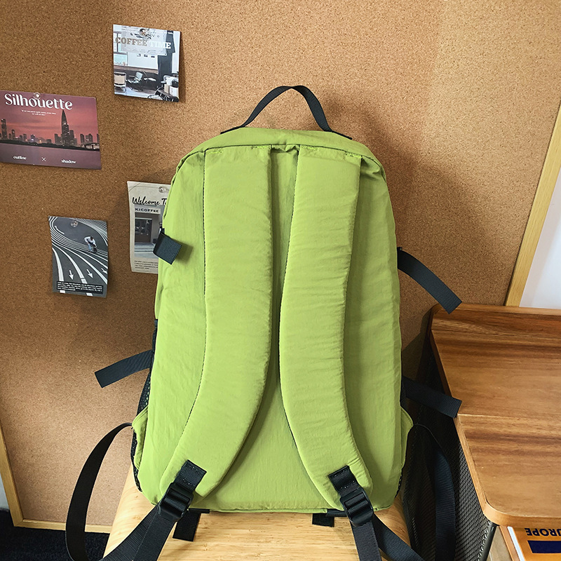 Outdoor sports and leisure large-capacity backpack, couple style commuter hiking bag, versatile college student computer class bag Specification drawing
