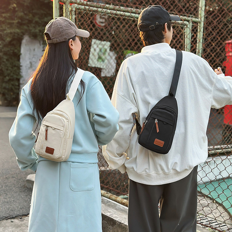 Large-capacity commuting single-shoulder bag, Japanese Instagram trendy brand crossbody bag, niche casual and versatile couple shopping chest bag full figure