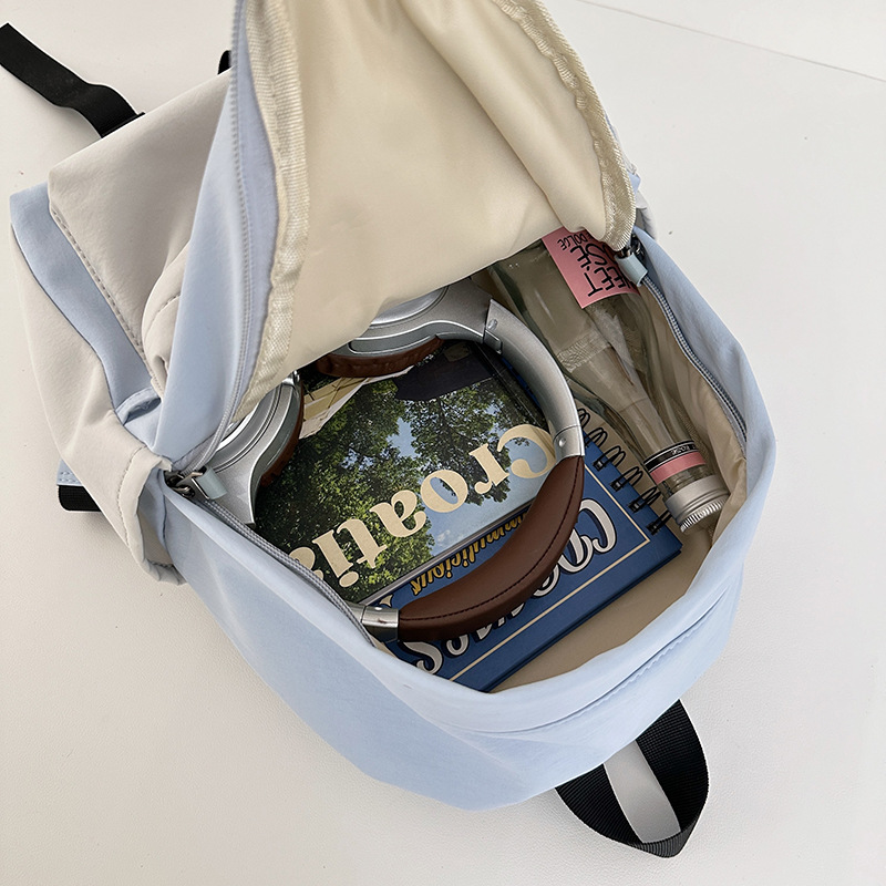 The new forest-themed ins high-appearance-level fresh, sweet and cute color-blocking backpack is a casual and lightweight backpack for junior and senior high school students Application Scenario