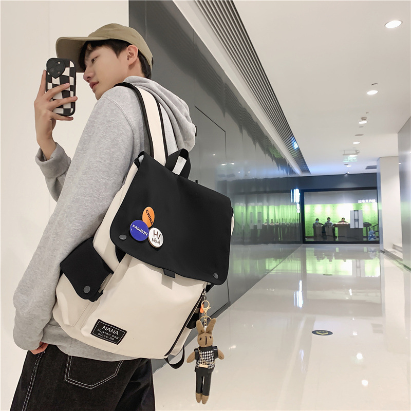 Casual backpacks for men and women in contrasting colors, large-capacity travel backpacks, Japanese-style schoolbags for junior high school, senior high school and college students, Korean version Application Scenario