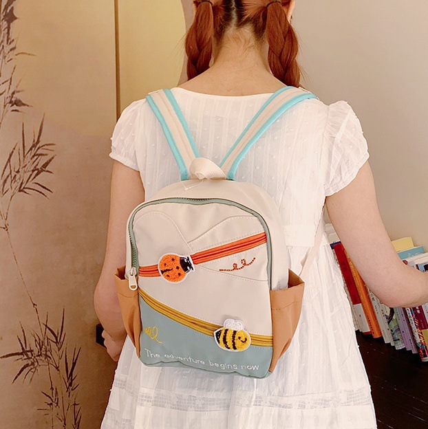 2025 New style kindergarten schoolbag for girls aged 3 to 6, cute cartoon backpack for large, medium and small classes full figure