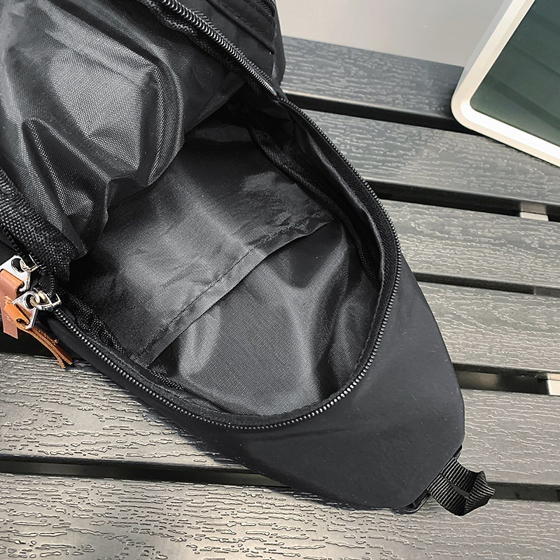 Large-capacity commuting single-shoulder bag, Japanese Instagram trendy brand crossbody bag, niche casual and versatile couple shopping chest bag Application Scenario