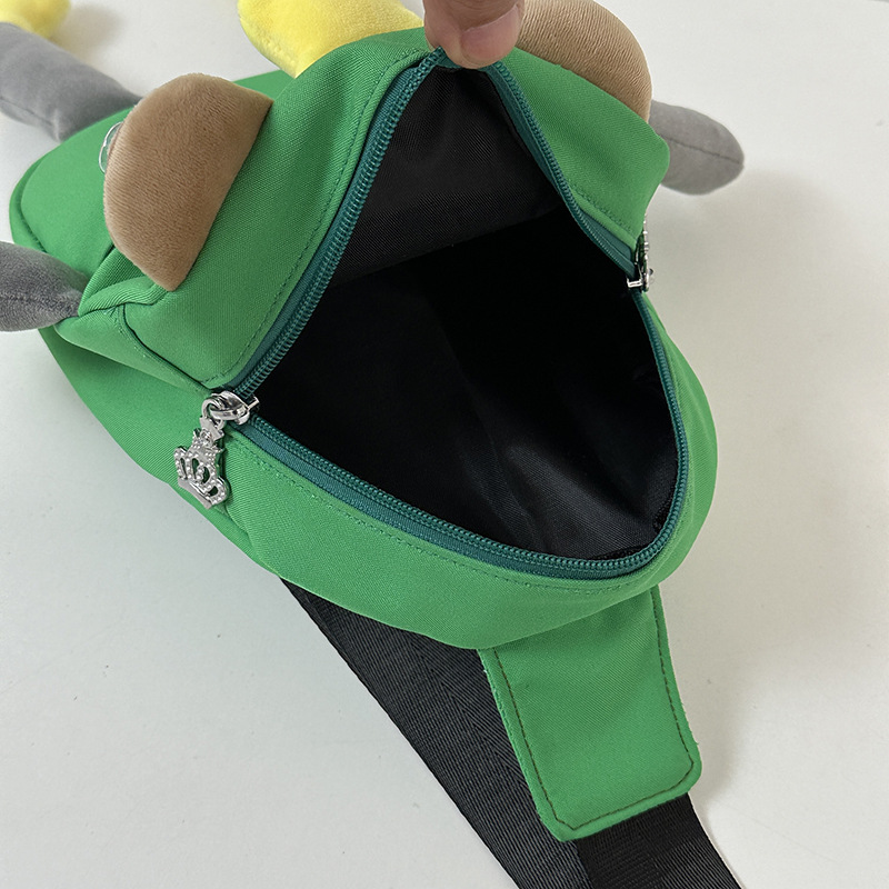 A cute and quirky Japanese cartoon crossbody bag for spring 2025, an ugly and adorable frog chest bag, and a unique mobile phone case Application Scenario