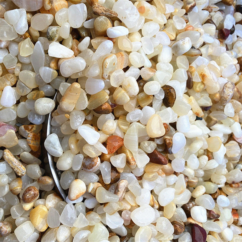 Wholesale of crushed stones, small jade, rain flower stones, succulent pavement, fish tanks, garden decoration, flower pavement, pebbles, small stones Application Scenario