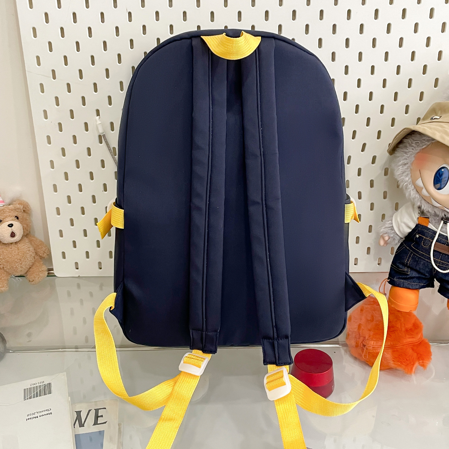 A new, simple, lightweight and versatile large-capacity backpack for junior and senior high school students with a high aesthetic level from Korean Instagram Specification drawing