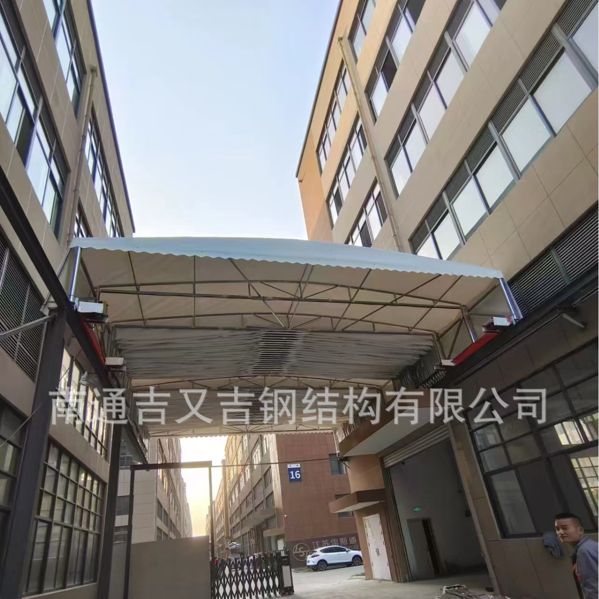 Electric remote-controlled awning, sunshade, factory passage, electric mobile awning, factory warehouse, retractable awning, outdoor awning Specification drawing