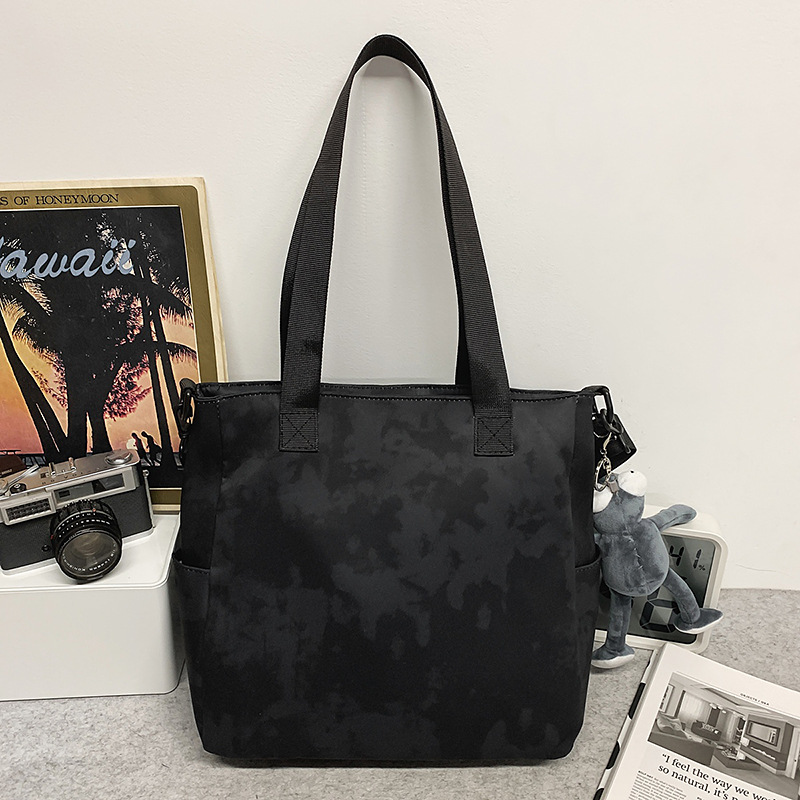 New fashionable schoolbag, dirt-resistant, dark color, niche and laid-back style, single-shoulder bag, graffiti, lightweight, commuting couple schoolbag Specification drawing