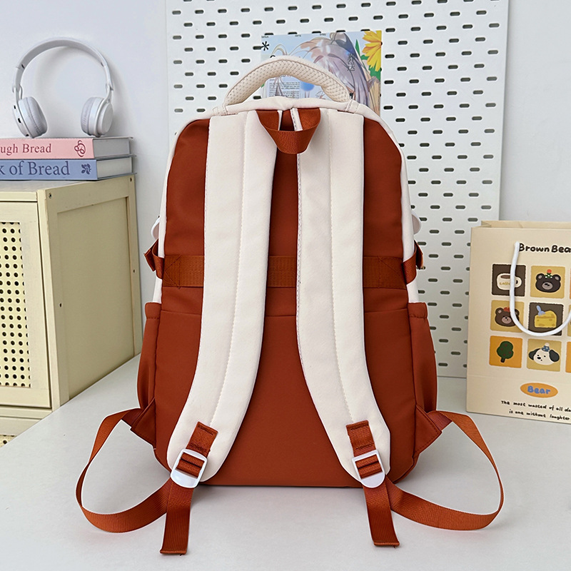The new forest-themed ins high-appearance-level fresh and sweet color-blocking backpack is a casual and lightweight backpack for junior and senior high school students Application Scenario
