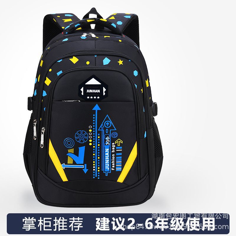 Best-selling foreign trade schoolbags for primary school students, boys and girls wholesale schoolbags, large-capacity back-protecting and load-reducing children's backpacks Application Scenario