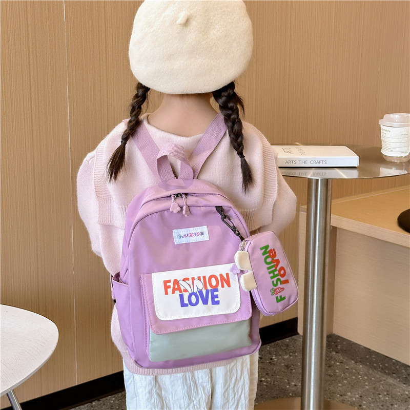 Wholesale of trendy kindergarten children's small schoolbags with 2024 new letter-printed cute backpacks for medium and senior classes Application Scenario