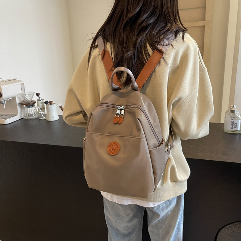 High-appearance-level backpacks, high school large-capacity backpacks, female primary school students, 3-6 grade middle school students, ins multi-compartment schoolbags full figure