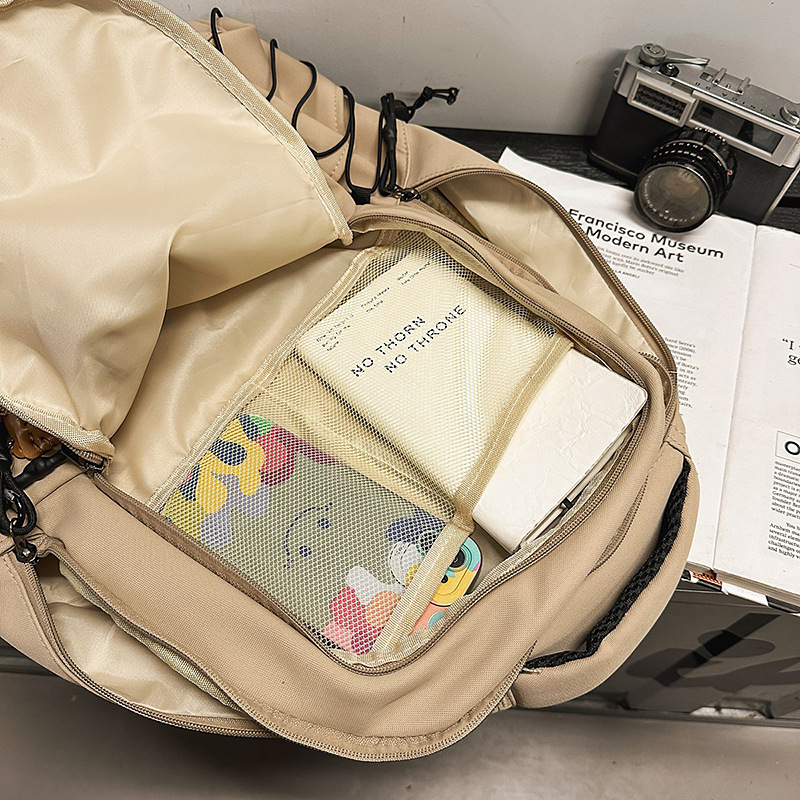 A new Korean-style Instagram backpack with a high level of appearance, simple and retro style, for couples, lightweight travel and mountain climbing, and large capacity backpacks Application Scenario