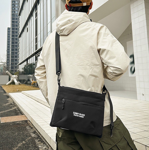 New trendy outdoor sports crossbody bag, men's Instagram simple single-shoulder small backpack, cool and versatile couple single-shoulder bag full figure
