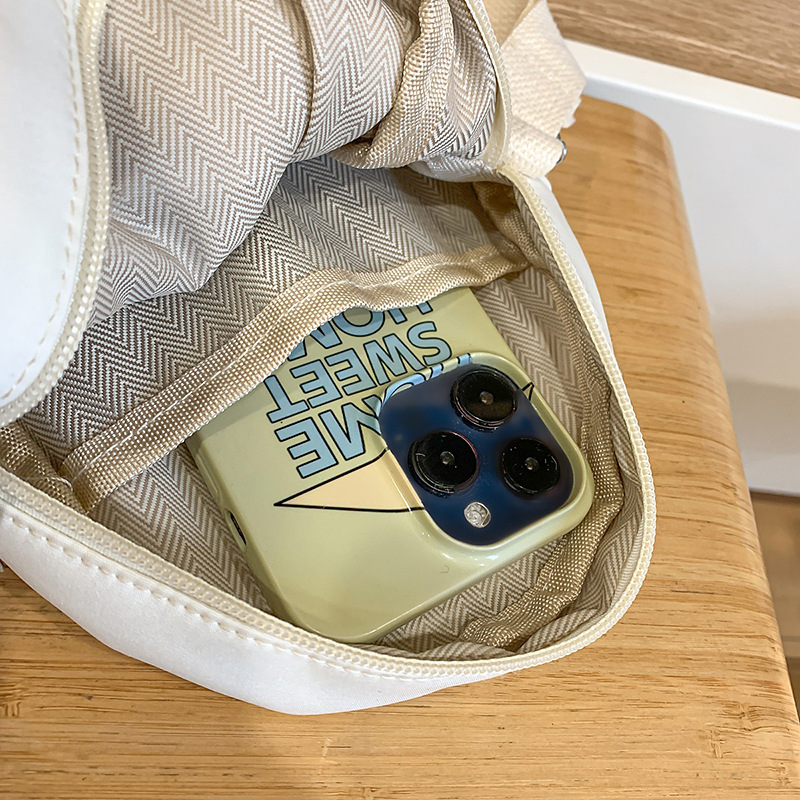 A new, cute mini crossbody bag with a high level of appearance. It is a versatile crossbody bag for women's shopping, traveling, outdoor activities and commuting Application Scenario