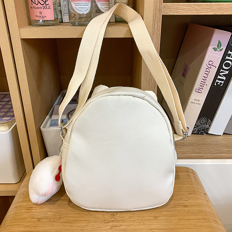 A new, cute mini crossbody bag with a high level of appearance. It is a versatile crossbody bag for women's shopping, traveling, outdoor activities and commuting Specification drawing
