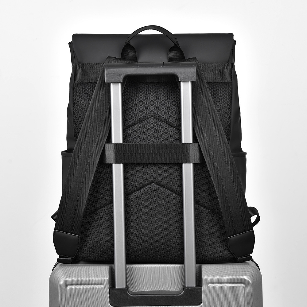 A new cross-border men's casual backpack, a fashionable and trendy backpack with large capacity, simple and casual, and solid color Application Scenario