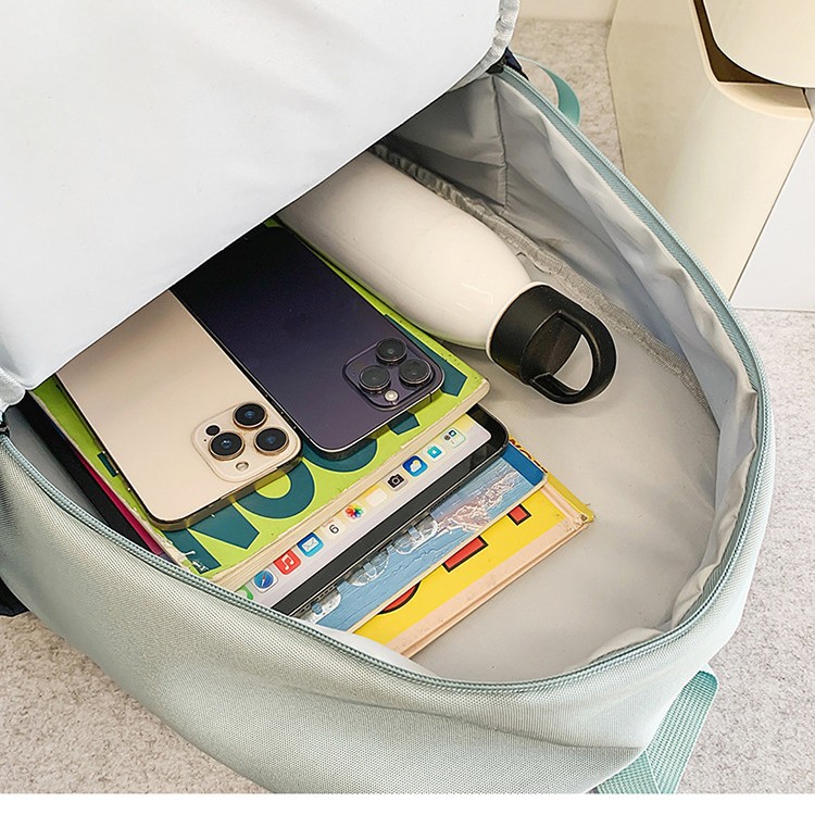 New high-appearance-level letter-style backpack for couples, casual, simple, lightweight, commuting, fashionable and versatile, large-capacity backpack Application Scenario
