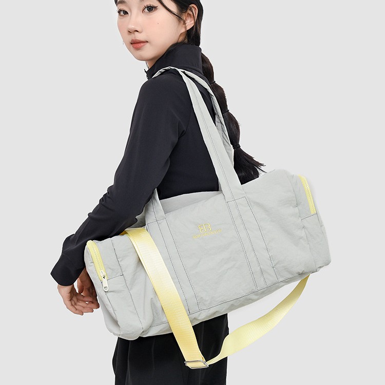 New Korean-style sports, fitness and yoga bag for foreign trade, lightweight, water-repellent for women, large-capacity storage bag for short trips full figure