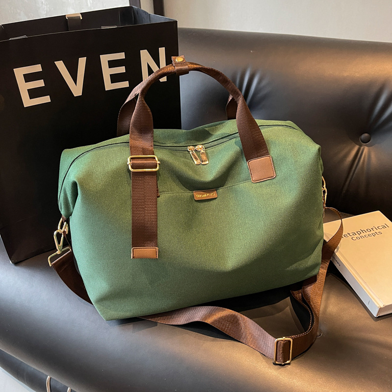 Luggage bags for men and women, short-distance portable travel bags, lightweight business trip clothing storage bags, hand-held crossbody sports and fitness bags Application Scenario
