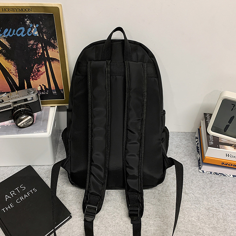 A new multi-purpose travel backpack for both men and women with a high aesthetic level. A Korean version of Instagram multi-pocket drawstring backpack with large capacity Specification drawing
