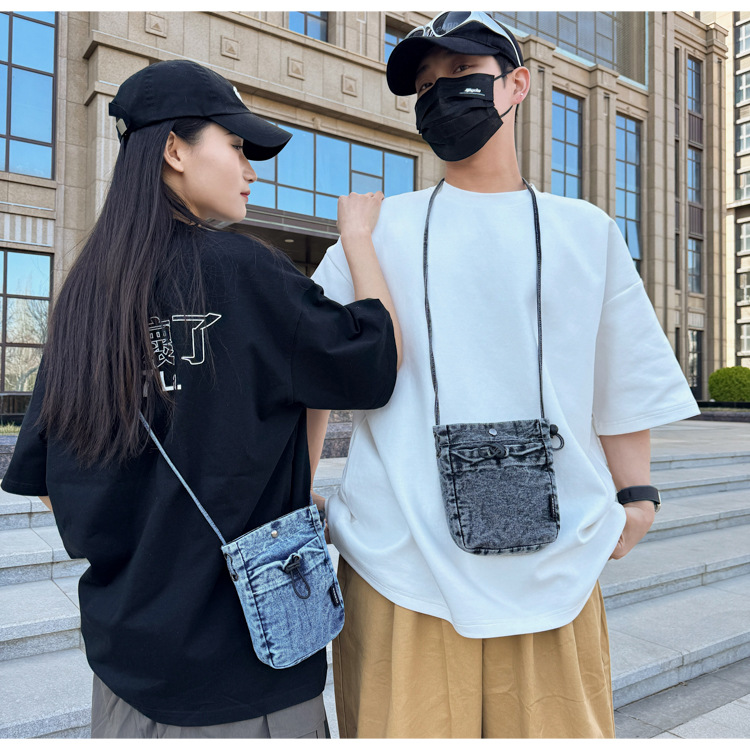 Japanese-style ins retro single-shoulder bag, Korean-style casual and simple washed denim crossbody bag, versatile mobile phone bag for travel details Picture